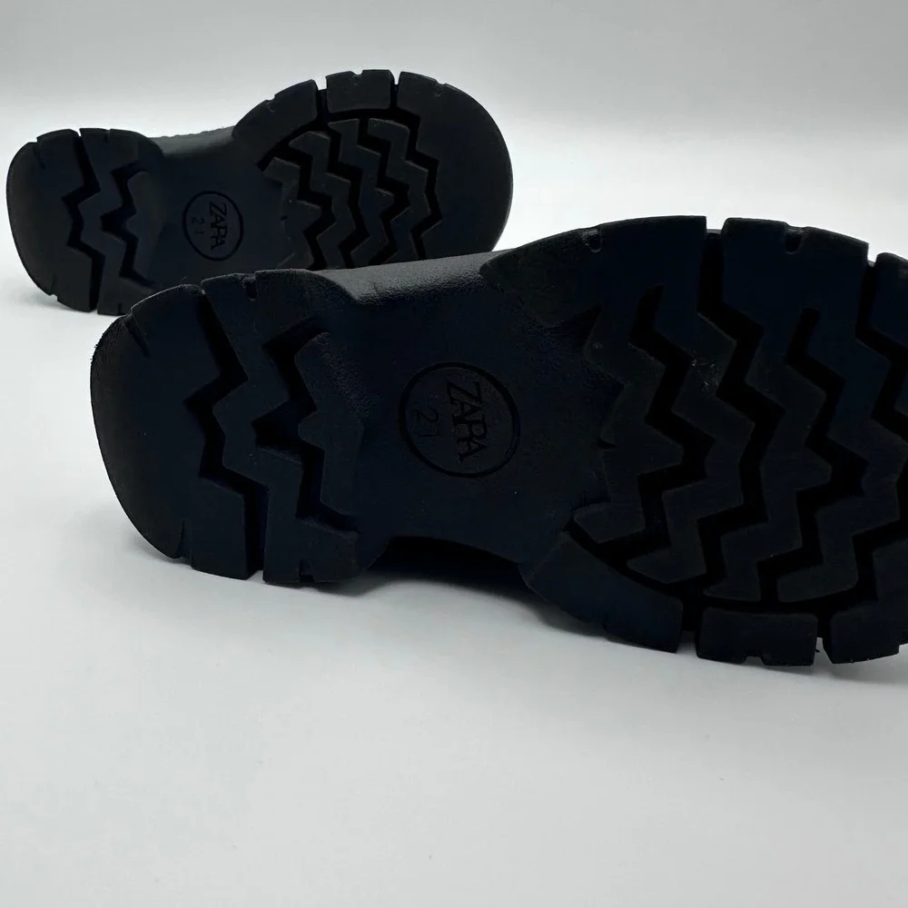 Zara Kids Disney Mickey Mouse Black Glossy Ankle Boots Chunky Lug Sole 21‎